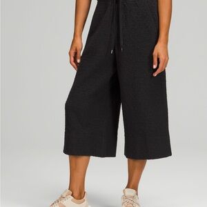 Lululemon Rippled Wide Leg Super High Rise Crop 23 Textured Culottes